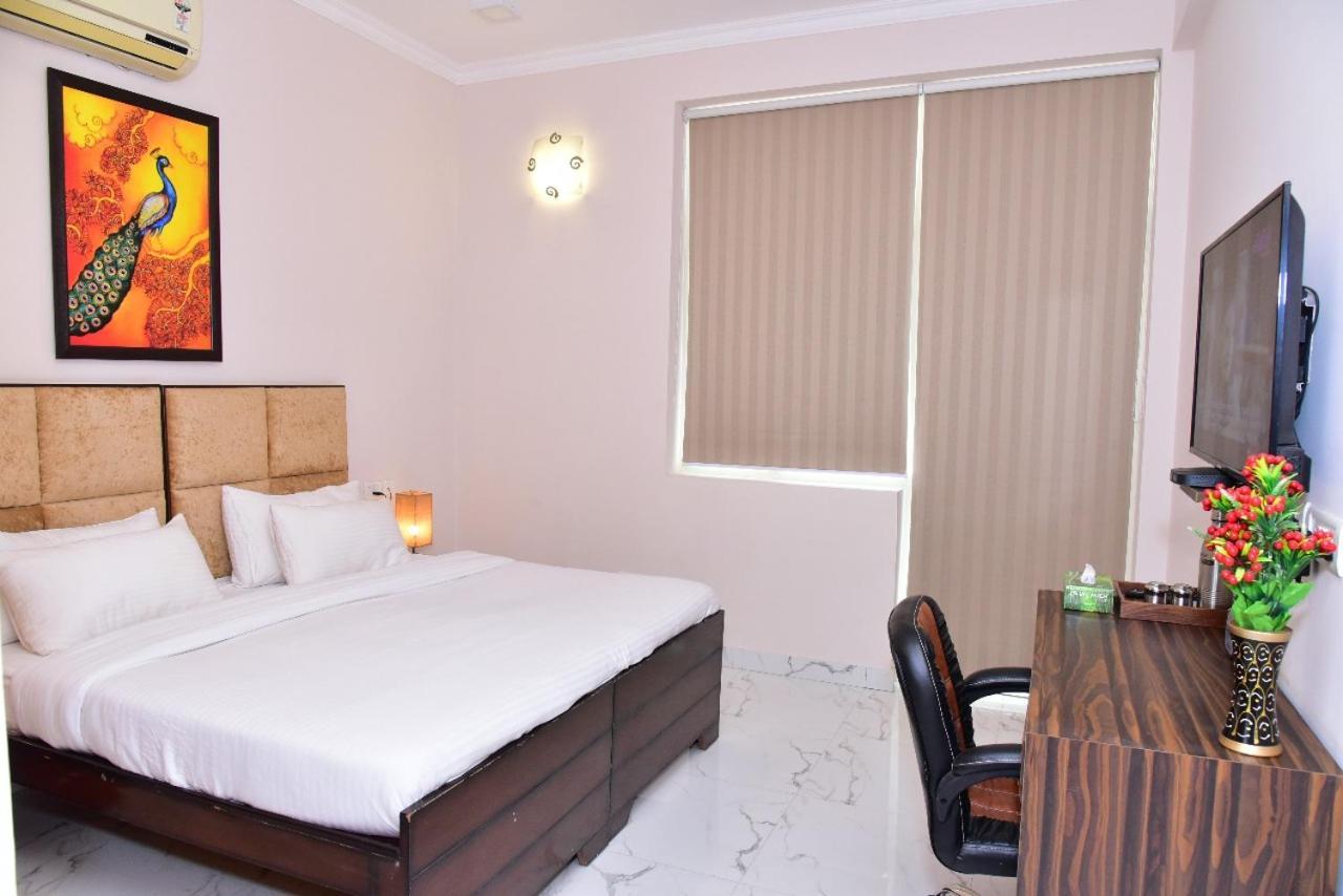 Arkaya Inn Gurgaon Buitenkant foto