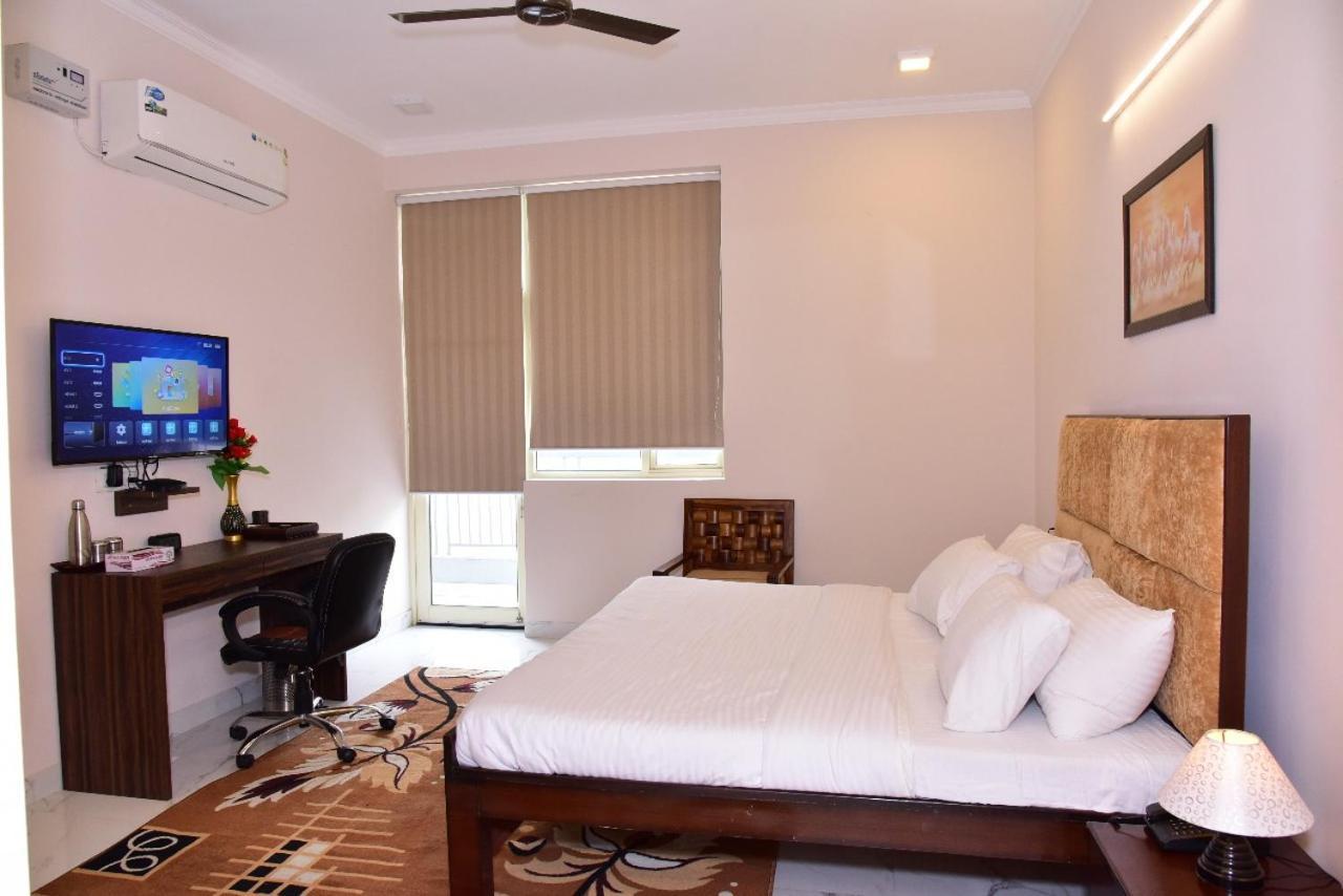 Arkaya Inn Gurgaon Buitenkant foto