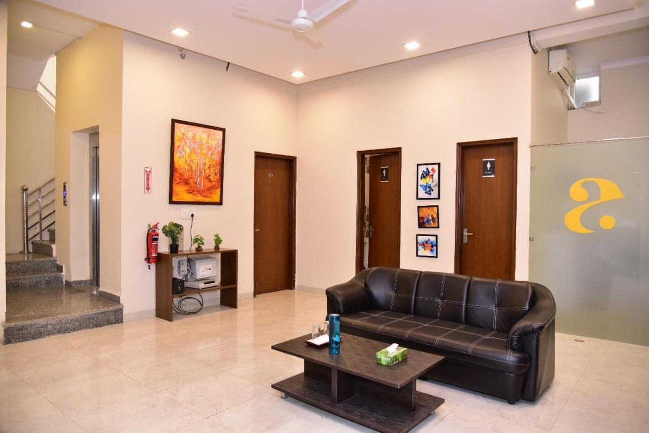 Arkaya Inn Gurgaon Buitenkant foto