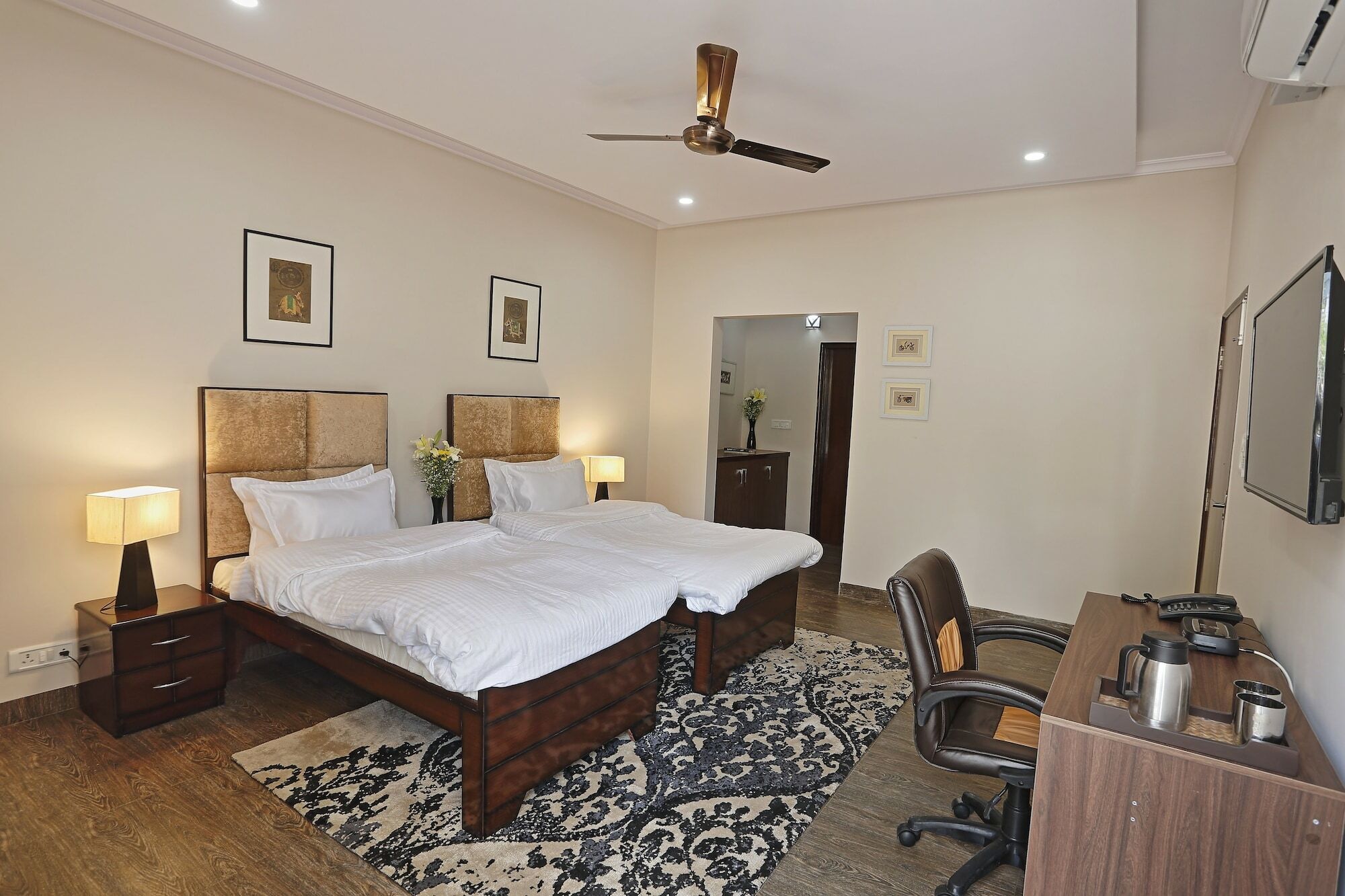 Arkaya Inn Gurgaon Buitenkant foto